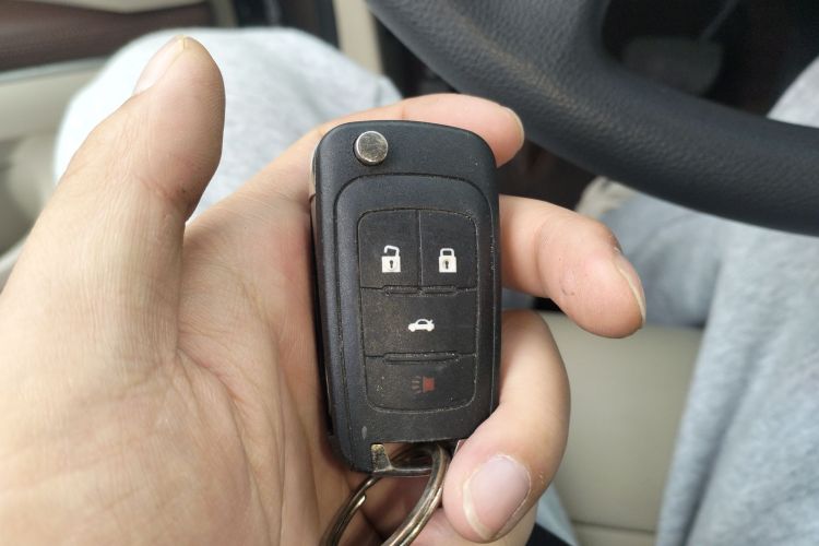 别克GL8 2018款 28T 舒适型 国VI中控内饰7001