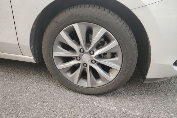 别克GL6 2019款 18T 6座互联豪华型 国V车身外观10