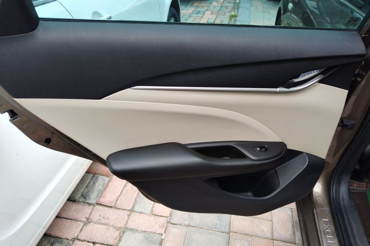 别克 英朗 2015款 15N 自动进取型中控内饰7008