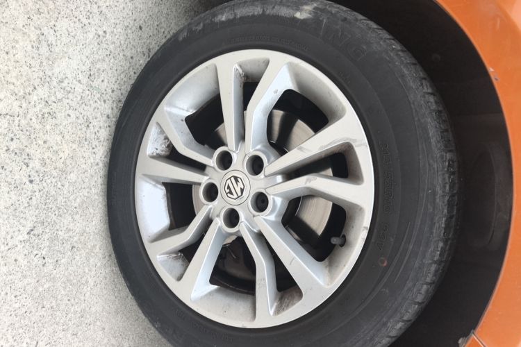 名爵 MG6 2014款 掀背 1.8L 自动驾值版车身外观6007