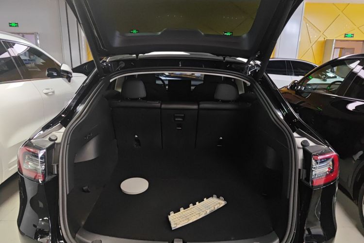 特斯拉 Model Y 2022款 改款 长续航全轮驱动版机舱底盘23