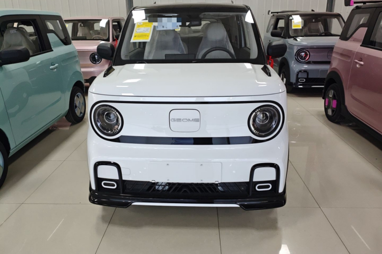 吉利银河 2025款 210km 熊猫卡丁车身外观2