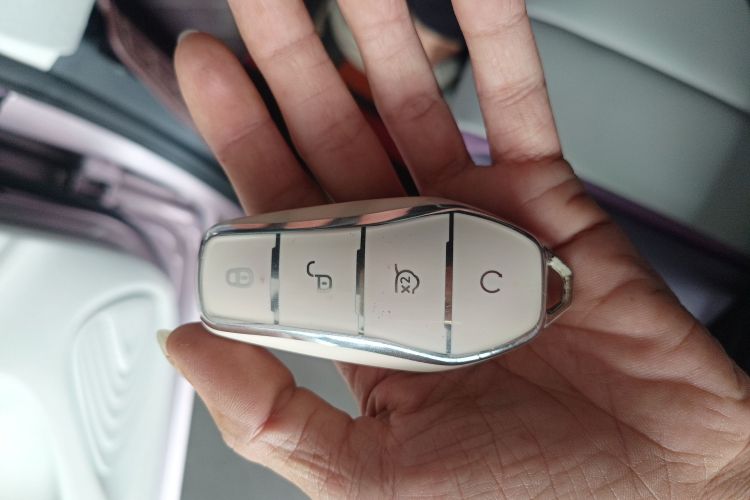 比亚迪 海豚 2021款 405km 时尚版中控内饰7001