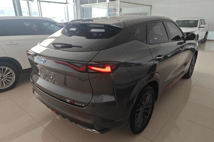 长安欧尚Z6 2022款 蓝鲸 1.5T DCT智尊型车身外观7