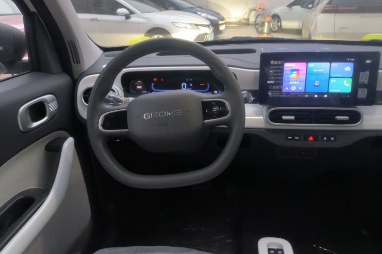 吉利银河 2025款 210km 熊猫骑士中控内饰13