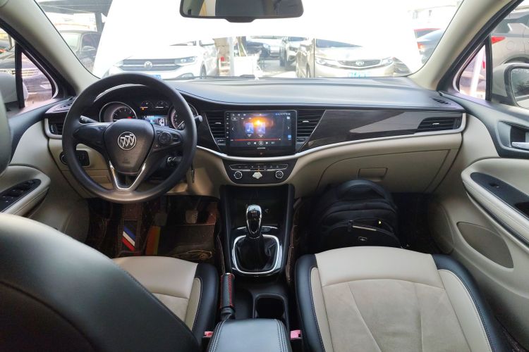 别克 威朗 2018款 三厢 15S 手动领先型中控内饰12