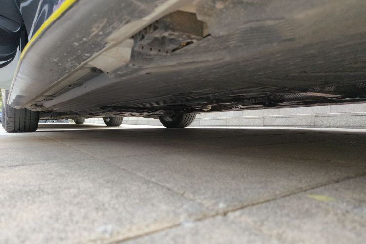 奔驰C级 2024款 改款 C 260 L 运动版局部细节9002