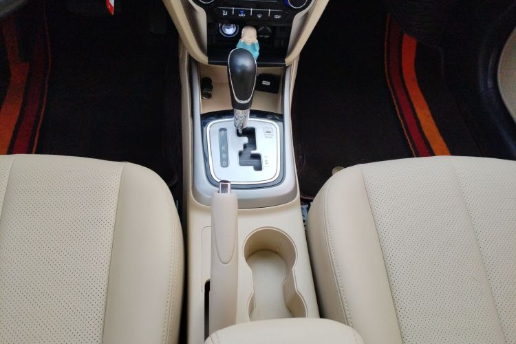 长安 逸动 2015款 1.6L 自动豪华型局部细节18