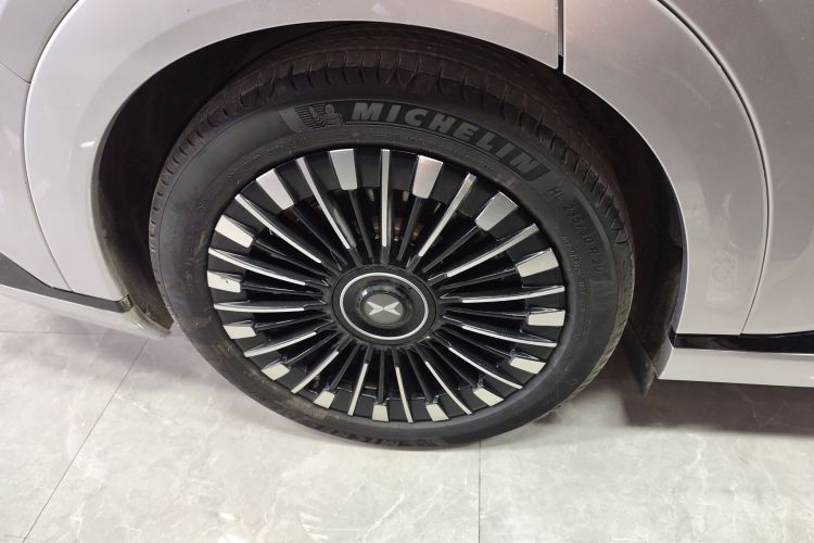 小鹏X9 2025款 740超长续航 Max车身外观6008