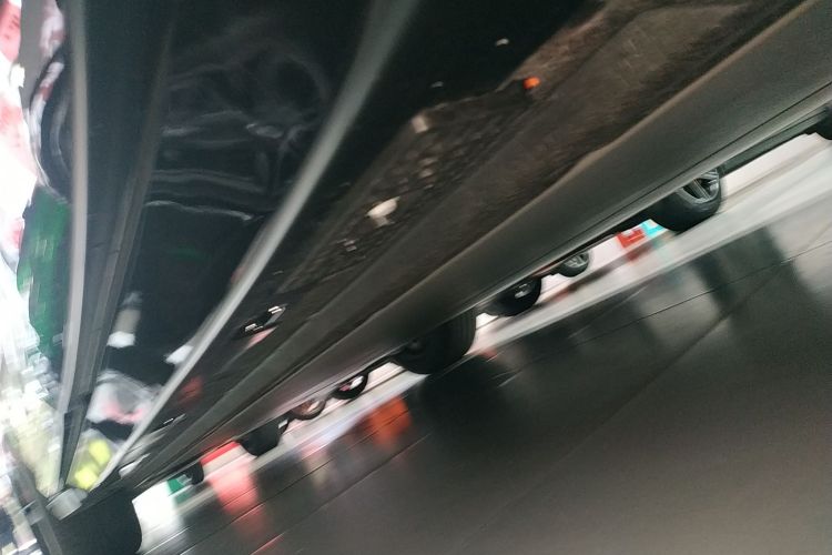 小米汽车 小米YU7 2025款 超长续航后驱版局部细节9002