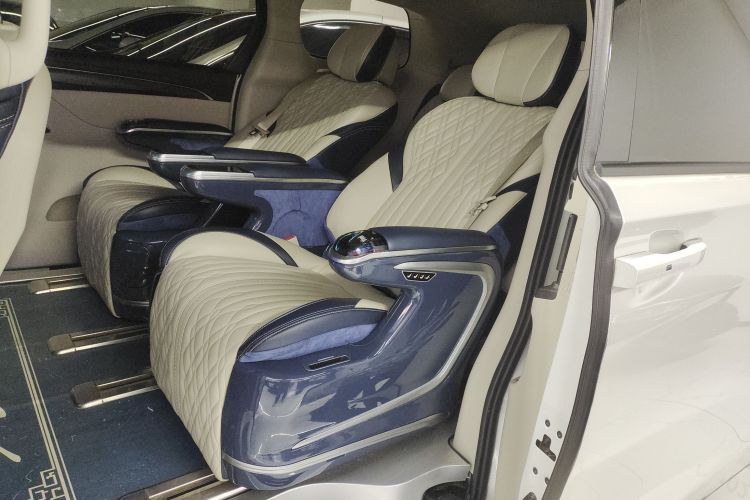 别克GL8 2020款 ES陆尊 653T 舒适型中控内饰21