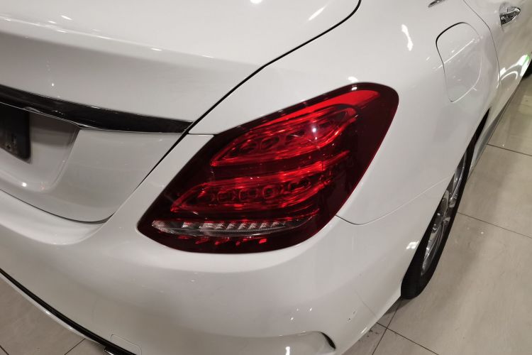 奔驰C级 2018款 C 180 L 时尚型运动版车身外观9