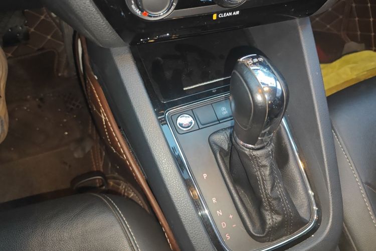 大众 速腾 2017款 280TSI 自动R-Line中控内饰18