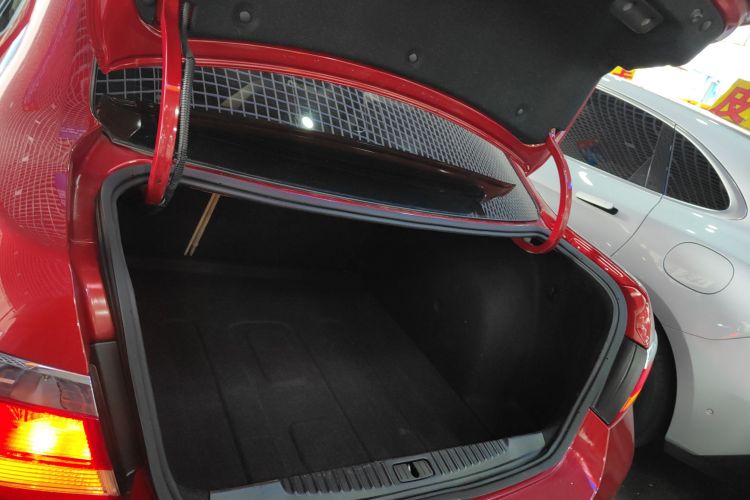 别克 英朗 2013款 GT 1.6L 自动时尚版机舱底盘23