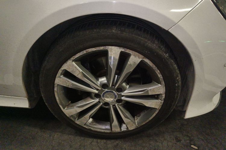 奔驰E级 2015款 E 260 L 运动型车身外观10