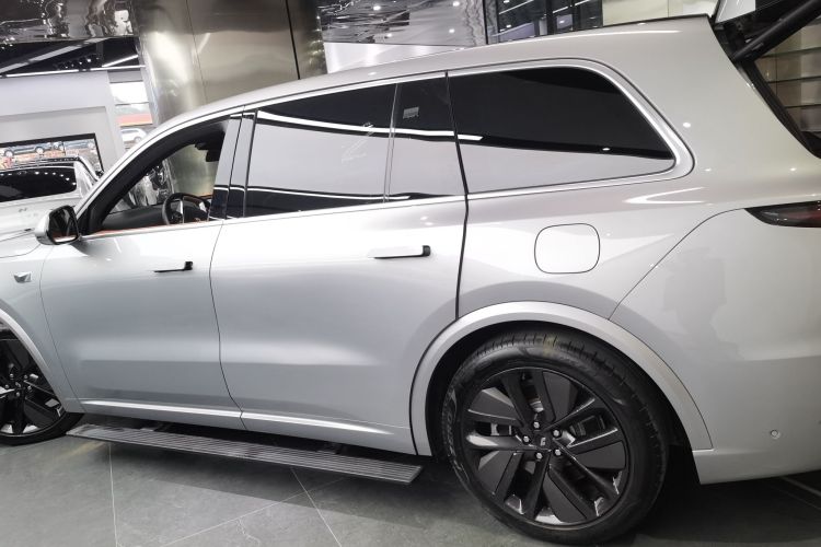 理想汽车 理想L9 2022款 Max车身外观4