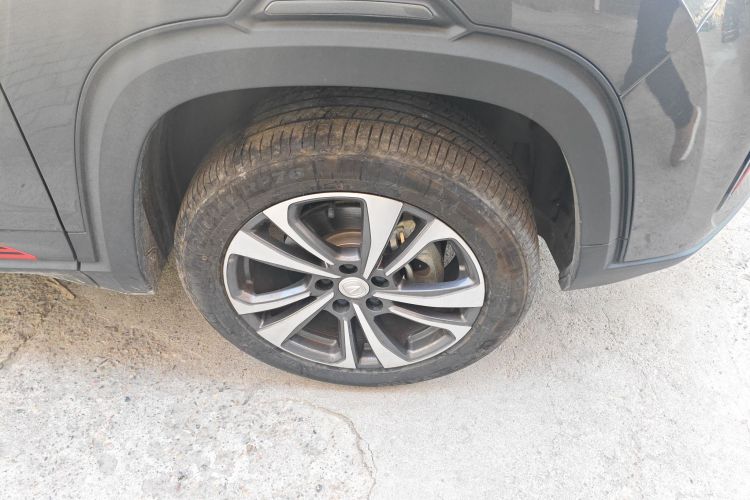 长安CS35PLUS 2023款 畅享版 1.4T DCT豪华型车身外观10