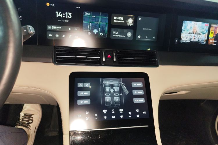 理想汽车 理想ONE 2020款 增程6座版中控内饰16