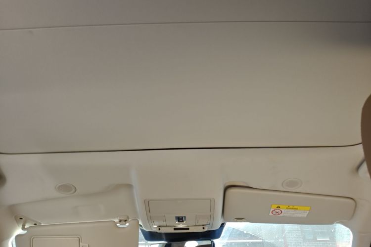 路虎 发现运动版 2024款 性能科技版中控内饰22