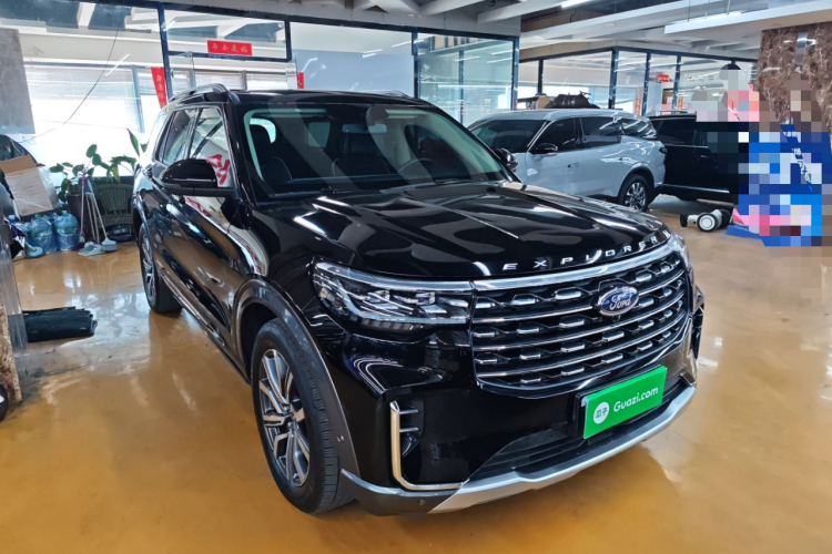 福特 探险者 2023款 EcoBoost 285 四驱钛金版 7座车身外观3