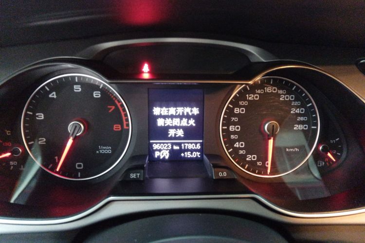 奥迪A4L 2015款 45 TFSI quattro个性运动型局部细节14