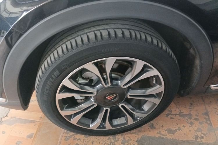 红旗HS5 2019款 2.0T 智联旗享四驱版车身外观35