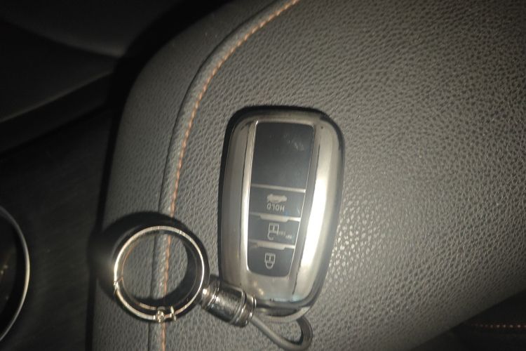 丰田 凯美瑞 2021款 2.0G 豪华版中控内饰11