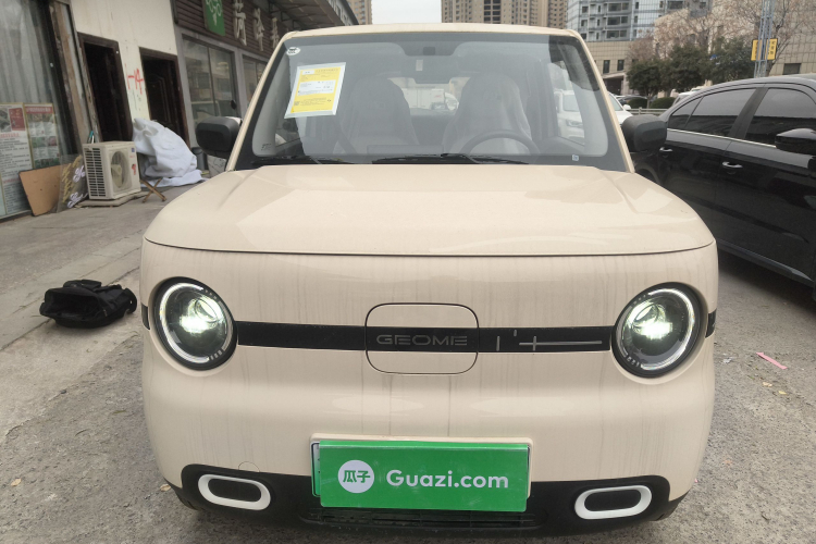 吉利银河 熊猫 2025款 210km 元气熊车身外观2