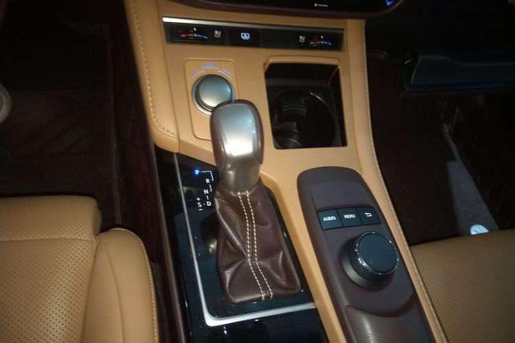 雷克萨斯ES 2015款 250 典雅版局部细节18