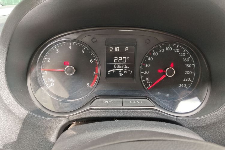 大众 Polo 2016款 1.4L 自动风尚型中控内饰14