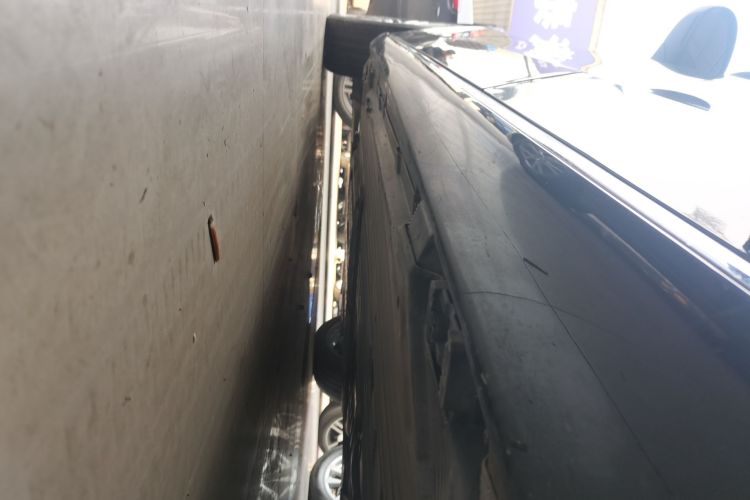 奔驰C级 2022款 C 260 L局部细节9002