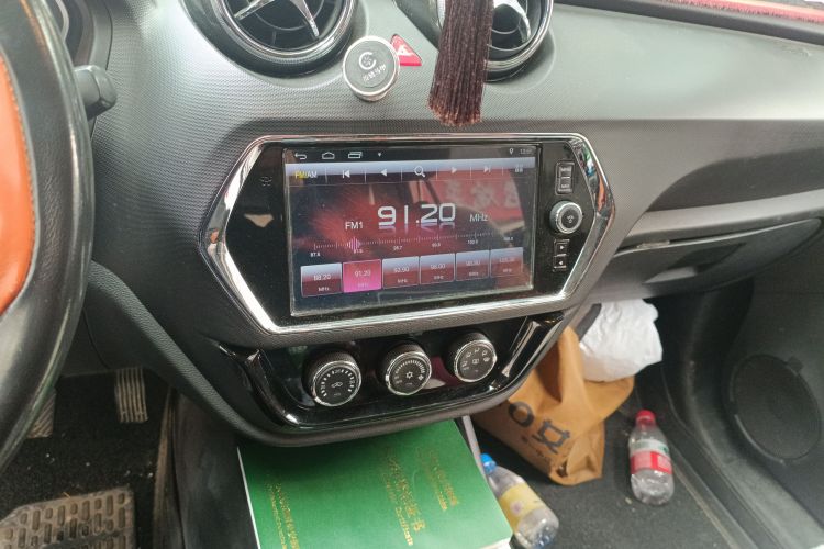 东南DX3 2016款 1.5L 手动尊贵型中控内饰16