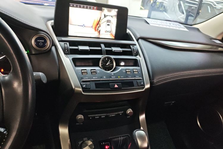 雷克萨斯NX 2020款 300h 前驱 锋尚版 国VI中控内饰16