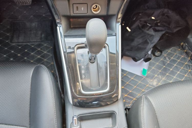 日产 轩逸 2019款 经典 1.6XL CVT豪华版中控内饰18