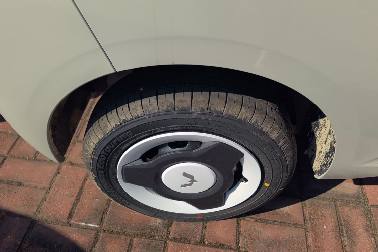 五菱汽车 宏光MINIEV 2024款 第三代 215km 青春版车身外观6008