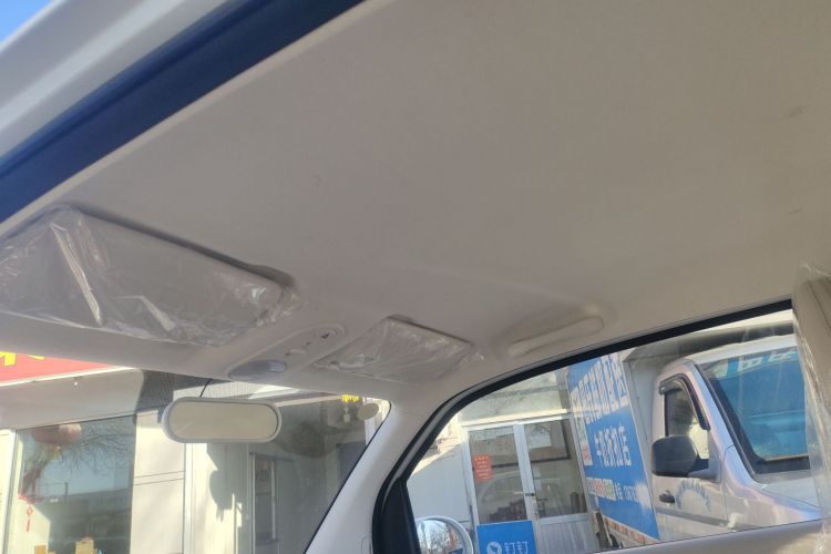 奔腾小马 2025款 222km 灵动马中控内饰22