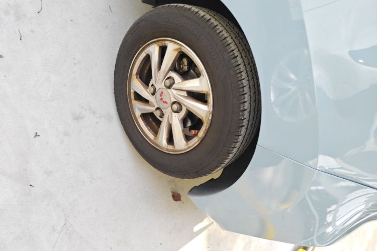 五菱汽车 宏光MINIEV 2020款 自在款 磷酸铁锂车身外观10