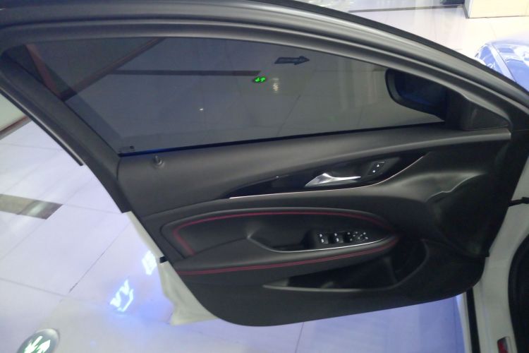 别克 君威 2019款 GS 28T 精英型 国VI中控内饰7007