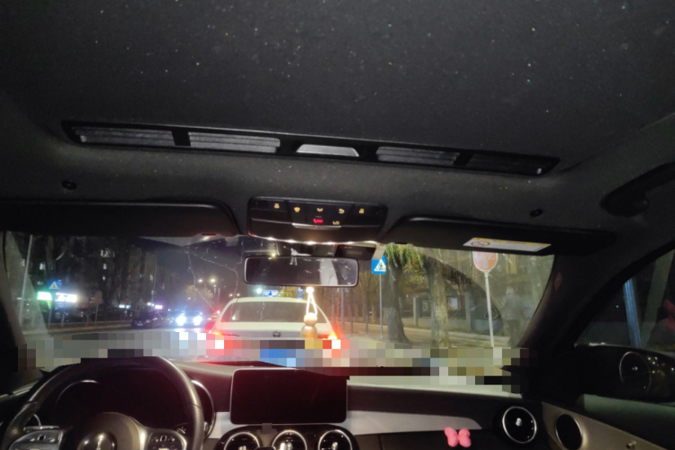 奔驰C级 2020款 C 260 运动版局部细节22