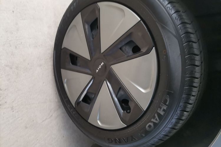 埃安 AION Y 2023款 Plus 610 乐享版车身外观6008