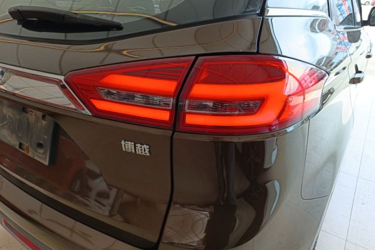 吉利汽车 博越 2016款 1.8TD 自动智尚型车身外观9