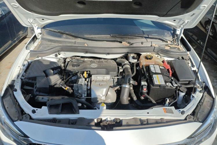 别克 英朗 2021款 1.3T 自动轻混动进取型机舱底盘24