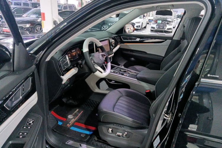 大众 途昂 2021款 330TSI 两驱尊崇豪华版中控内饰19