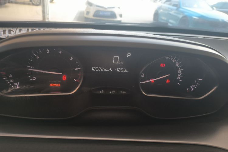 标致2008 2014款 1.6L 自动时尚版中控内饰14