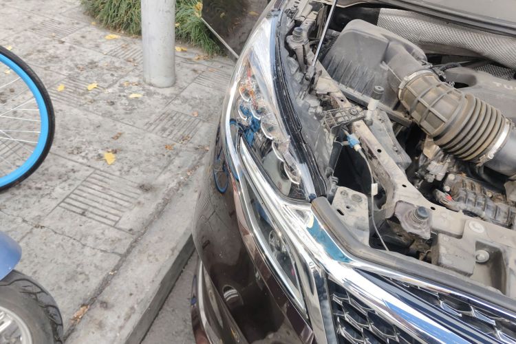 别克GL8 2021款 Avenir艾维亚 七座亲礼版车身外观8