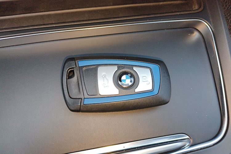 宝马3系 2019款 320i M运动曜夜版中控内饰11