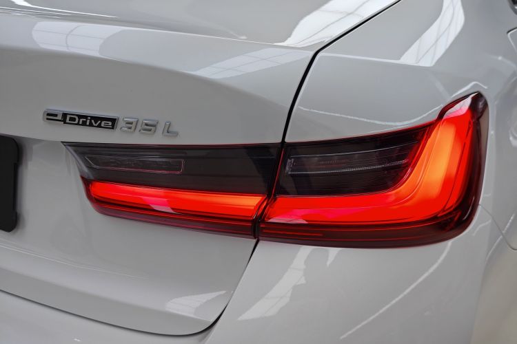 宝马i3 2025款 eDrive 35 L车身外观6006