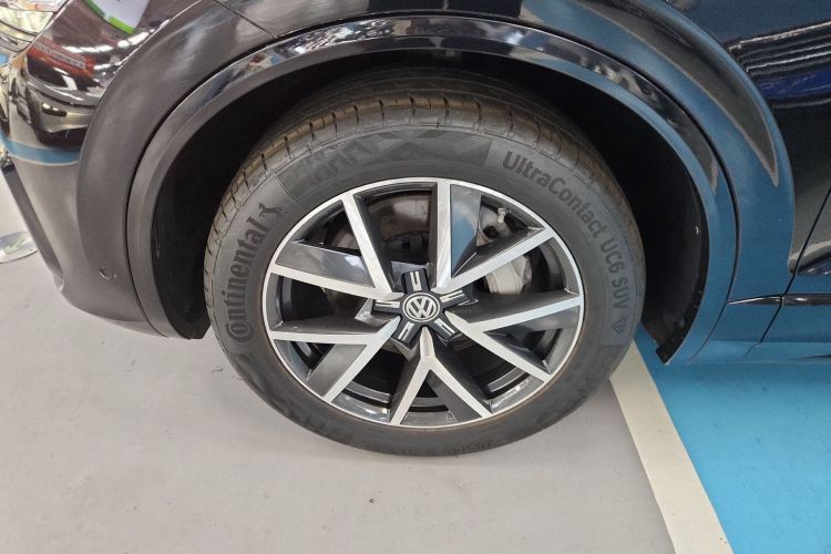 大众 途锐 2020款 3.0TSI 锐享版 国VI车身外观35