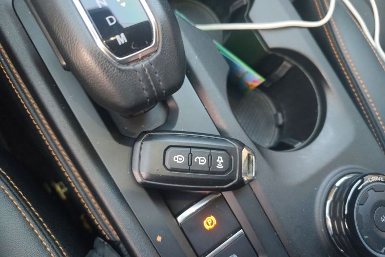 福特 游骑侠Ranger 2023款 探迹四驱自动版 汽油中控内饰11