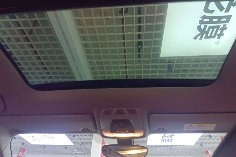 宝马1系 2021款 125i M运动曜夜版中控内饰22